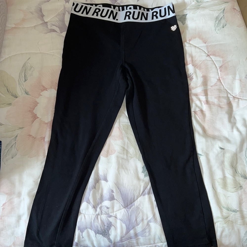 Comfy slightly cropped leggings